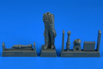 1:32 Warshaw Pact Aircraft Mechanic 2