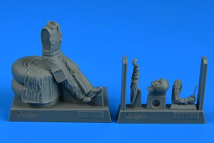 1:32 Warsaw Pact Aircraft Mechanic 4