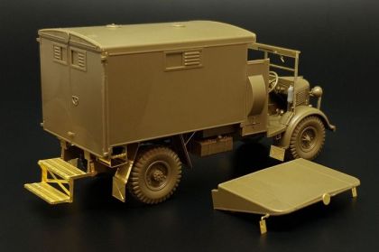 1:48 British 2-Ton 4x2 Ambulance (Austin K2) for Tamiya