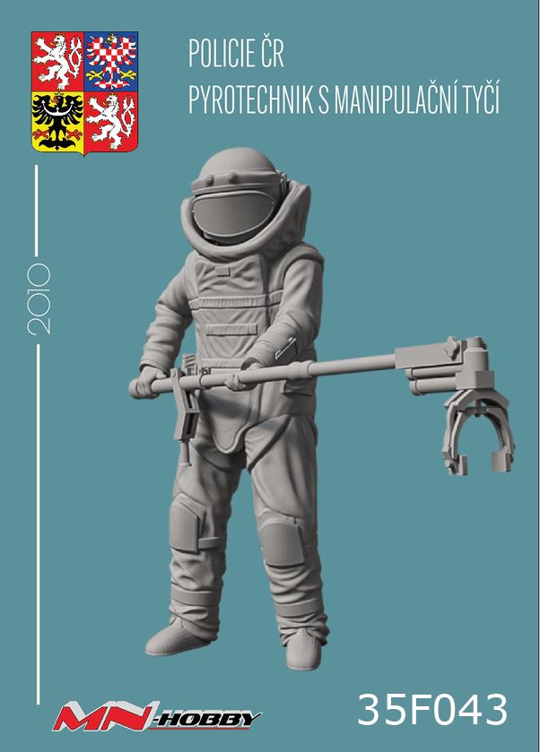 1:35 Policie ČR pyrotechnik s manipulační tyčí