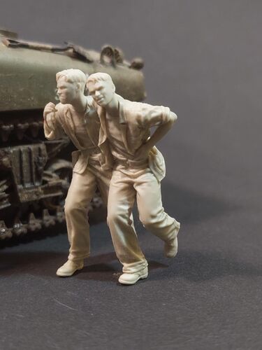 1:35 USMC Wounded Tankers Set