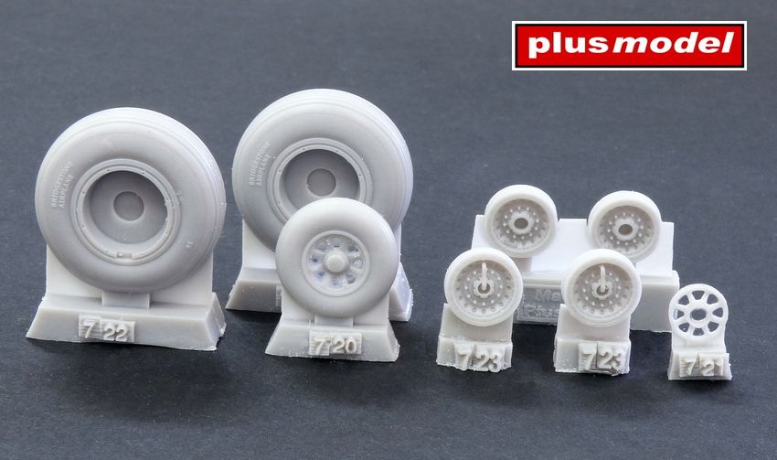 1:72 B-24 Liberator wheels groved