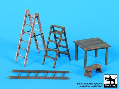 1:32 Ladders and table