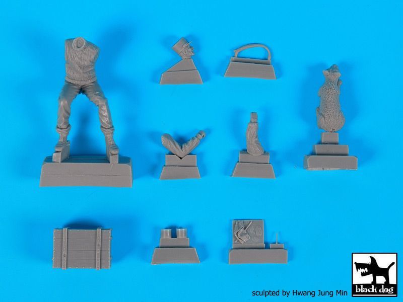 1:32 Escadrille Lafayette mechanic with lion cub