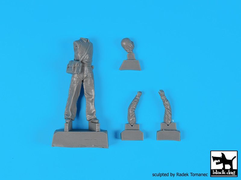 1:32 US NAVY medic personel 1941-45