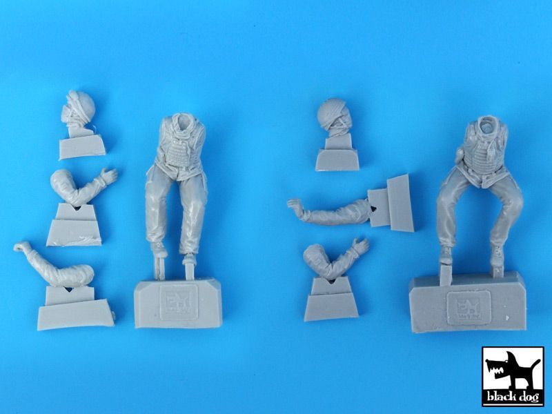 1:35 British driver and gunner Defender Wolf Afghanistan