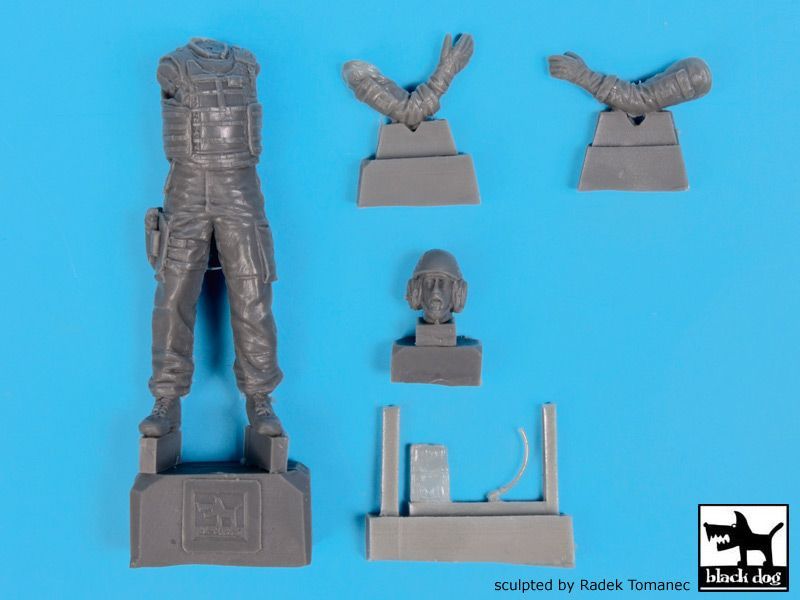 1:35 Australian tank crew in Afghanistan N°1