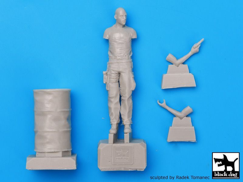 1:35 US soldier in Afghanistan