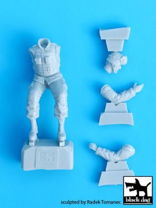 1:35 Us soldiers 2fig.M1070 Truck tractor