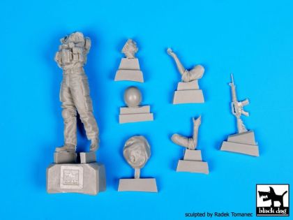 1:35 Israel army soldier N°1