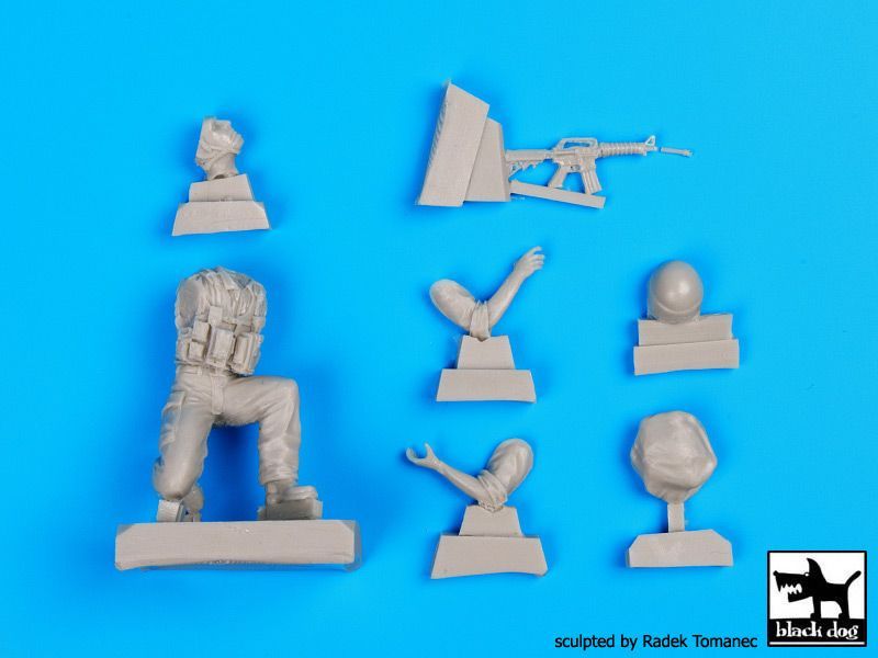 1:35 Israeli soldiers patrol set