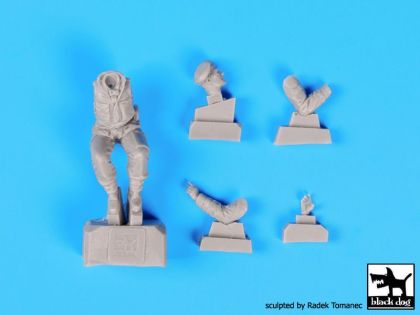 1:35 British paratrooper driver
