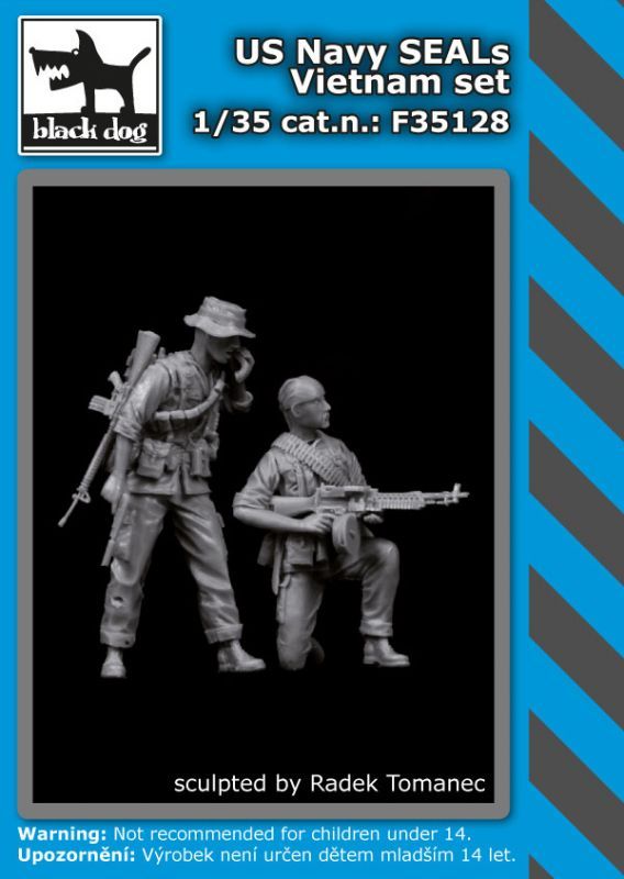 1:35 US Navy SEALs Vietnam set