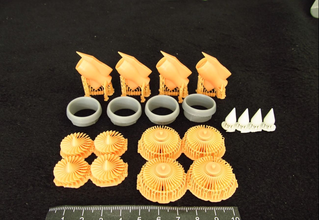 1:144 Airbus A380-800 Trent 900 engines x 4