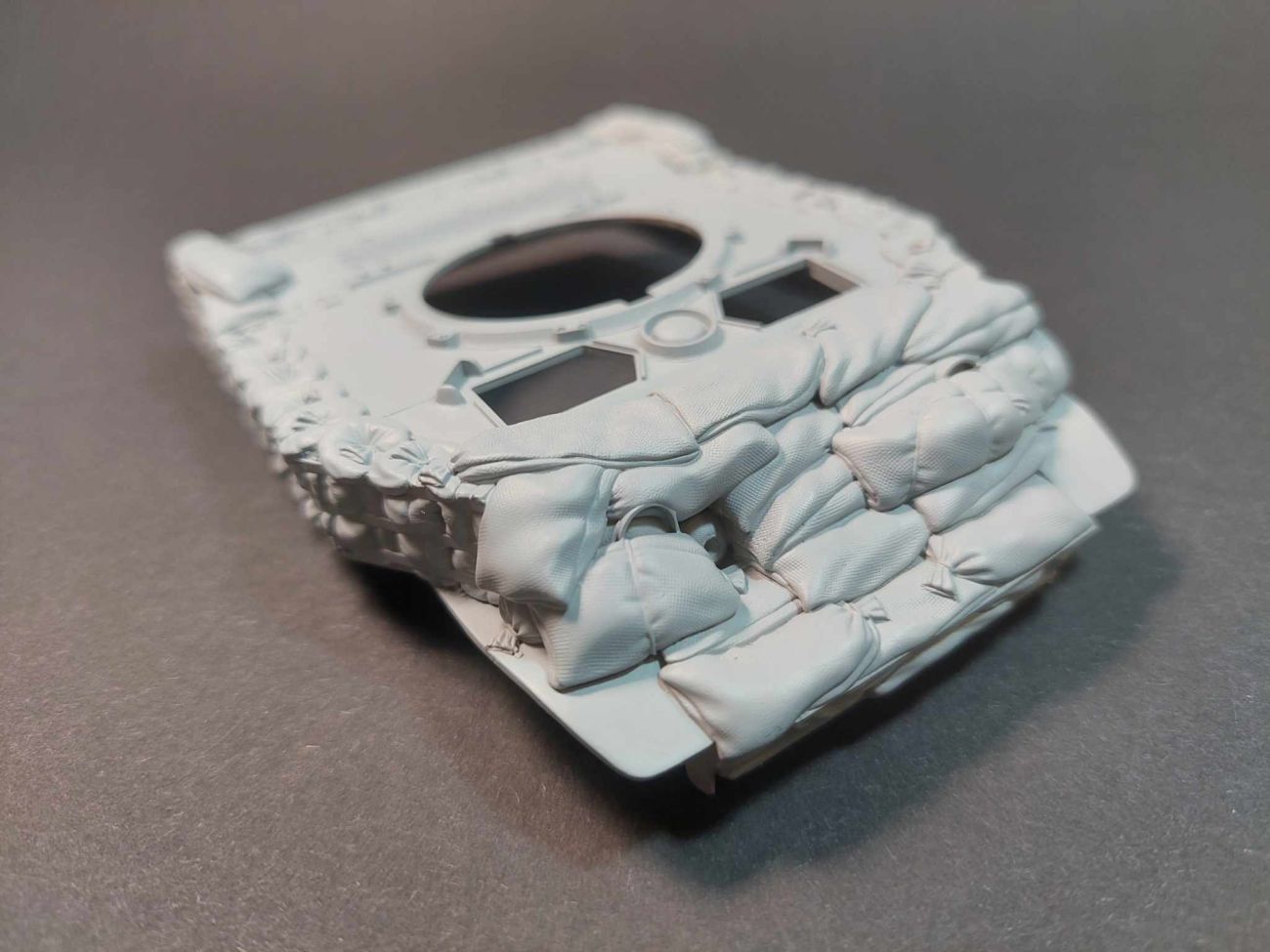 1:35 Stuart M5 hull with a frame with sandbags armor