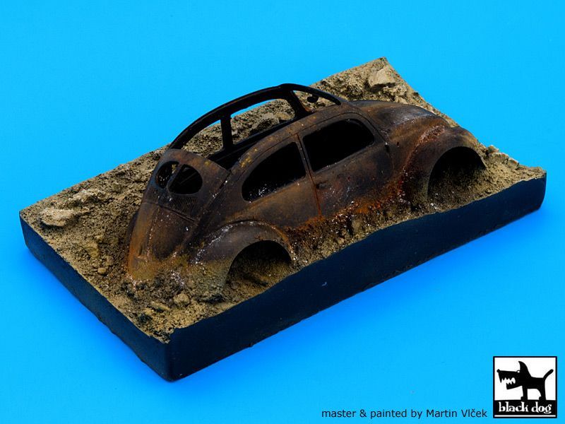 1:35 Destroyed german car Afrika base