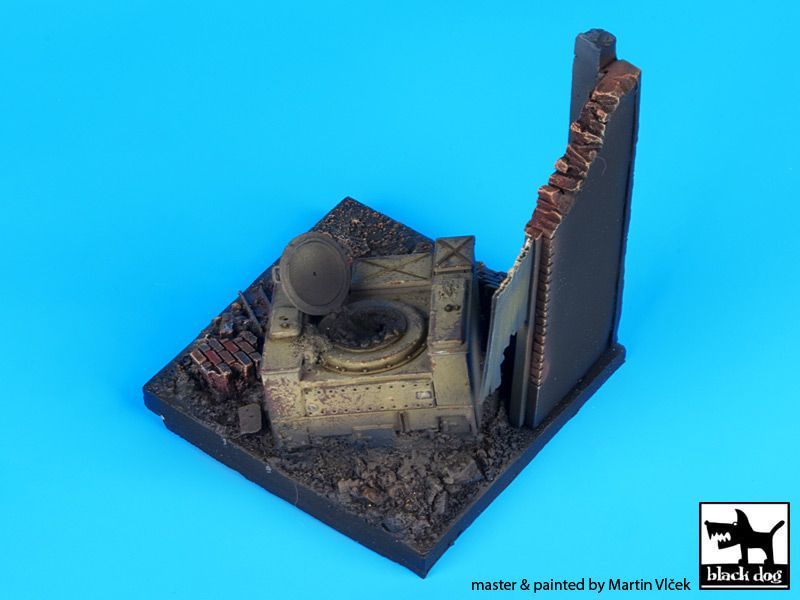 1:35 Destroyed field kitchen base