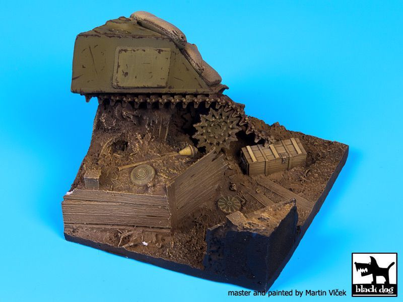 1:35 Destroyed Sherman base