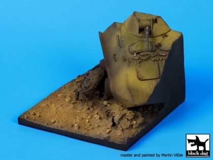 1:35 Destroyed BTR 60 base