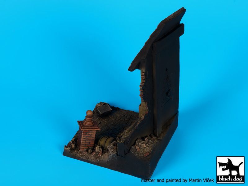 1:35 Ruined house base