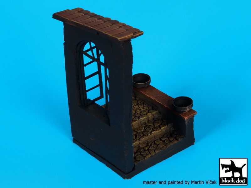 1:35 House window base