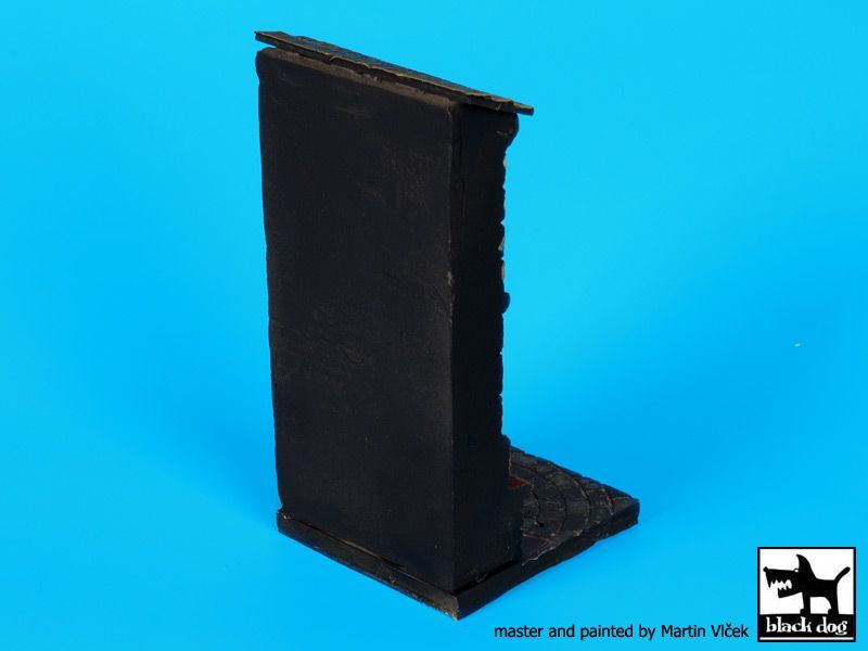 1:35 Niche with Saint base