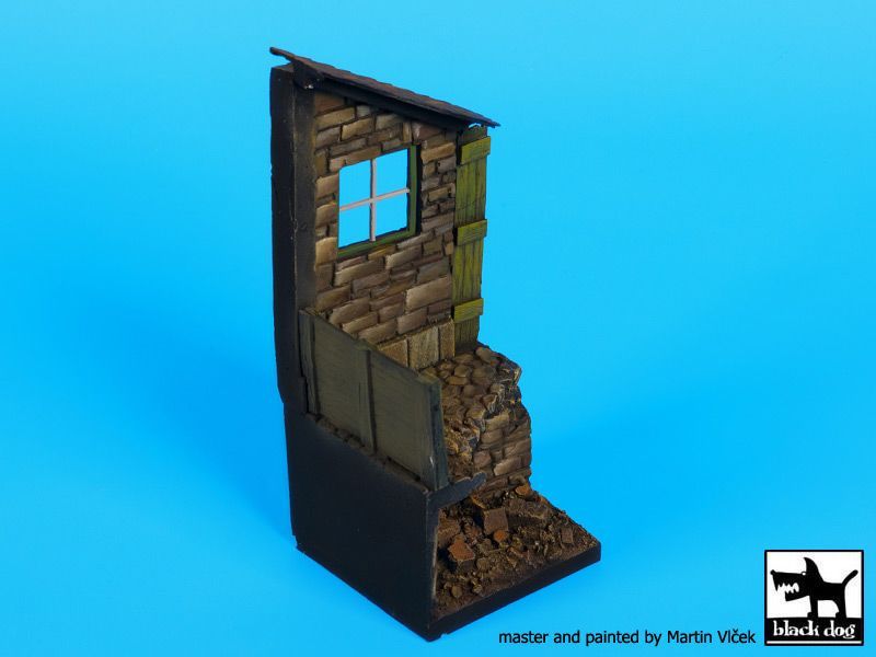 1:35 Housewith drain base