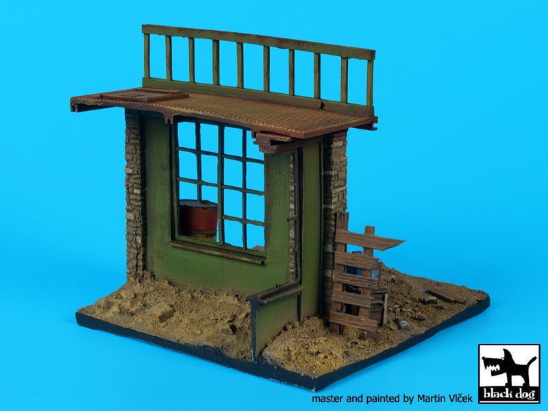 1:35 House ruin (near east)base