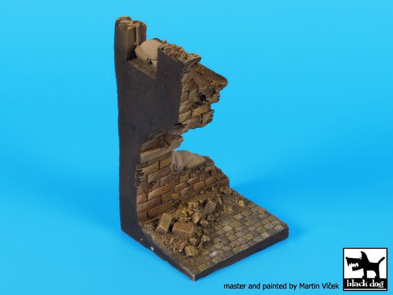 1:35 Ruined entrance base