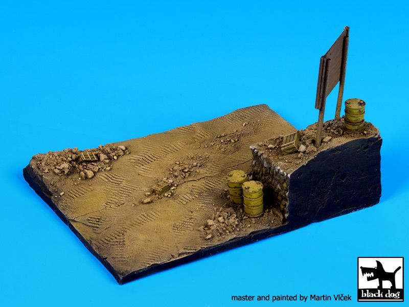 1:72 Africa road with sign base