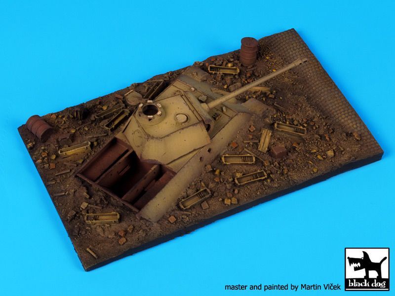 1:72 Destroyed Panther base