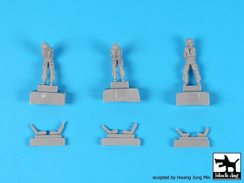 1:48 Westland Sea King pilots