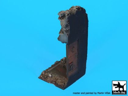 1:35 Post apocalyptic entrance base
