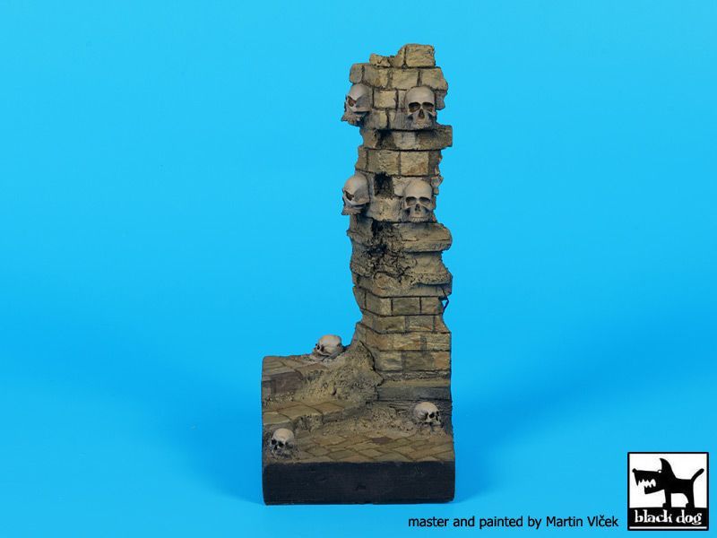 1:35 Corner with skulls base