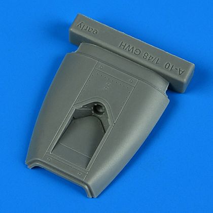 1:48 Fairchild A-10A/A-10C Thunderbolt II opened fuel access panel - early version