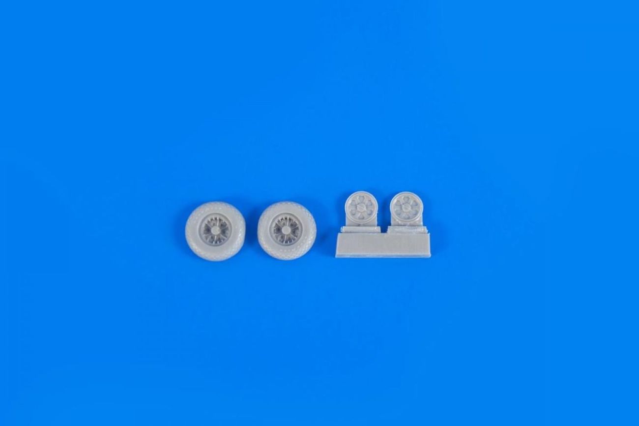1:72 P-47D/M Thunderbolt - Wheels (Diamond Tread Pattern) set for any P47D/M