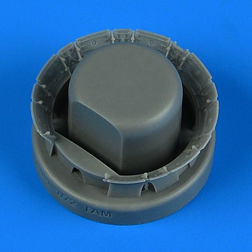 1:72 F4U-1 Corsair opened engine flaps