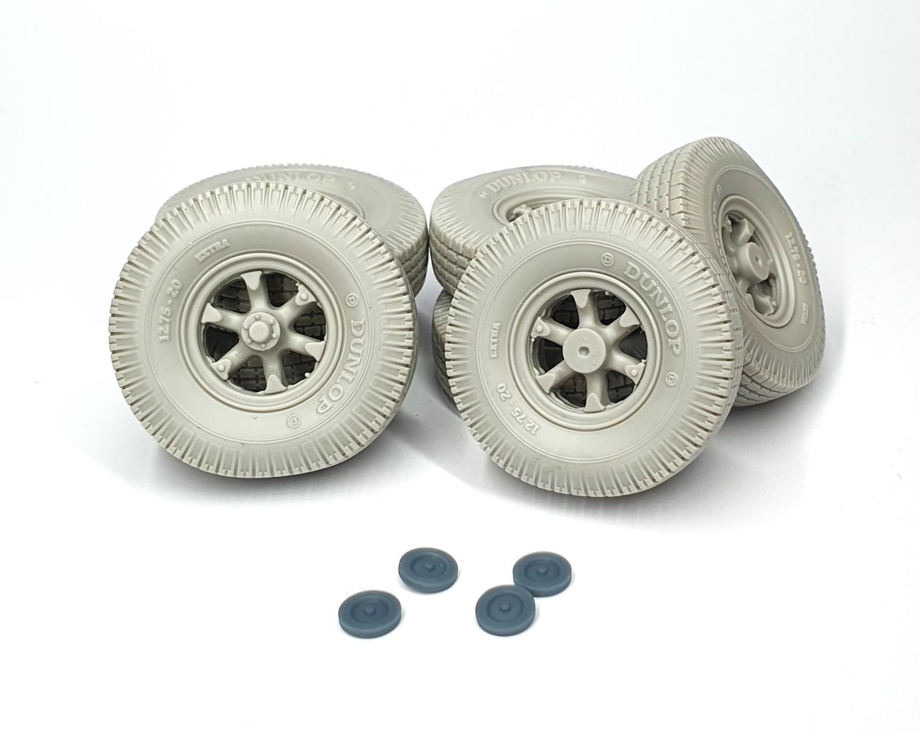 1:35 9t Vomag road wheels set with spare (weighted) type 2