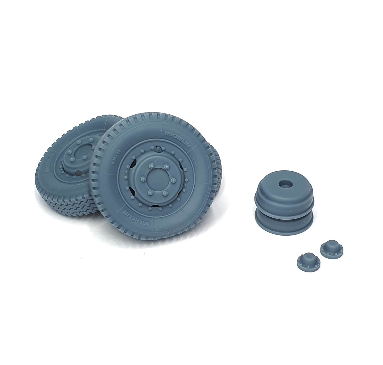 1:35 M2/M3/M16 Halftrack front wheels set with spare (weighted) type 3