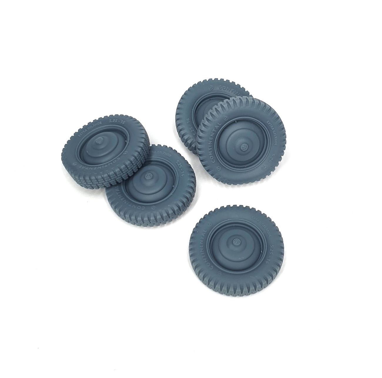 1:35 VW Kubelwagen road wheels with caps (weighted) type 1