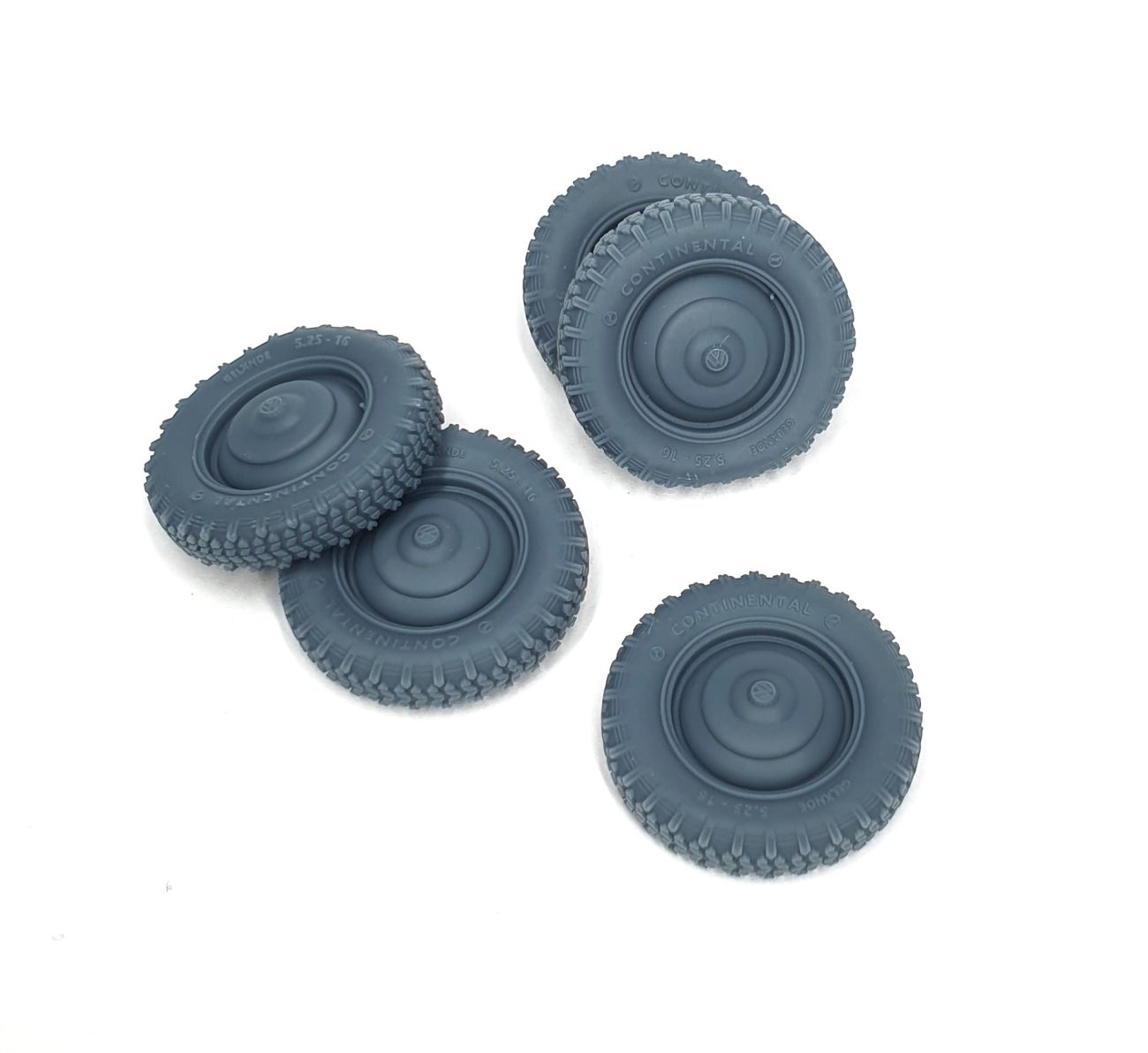 1:35 VW Kubelwagen road wheels with caps (weighted) type 2