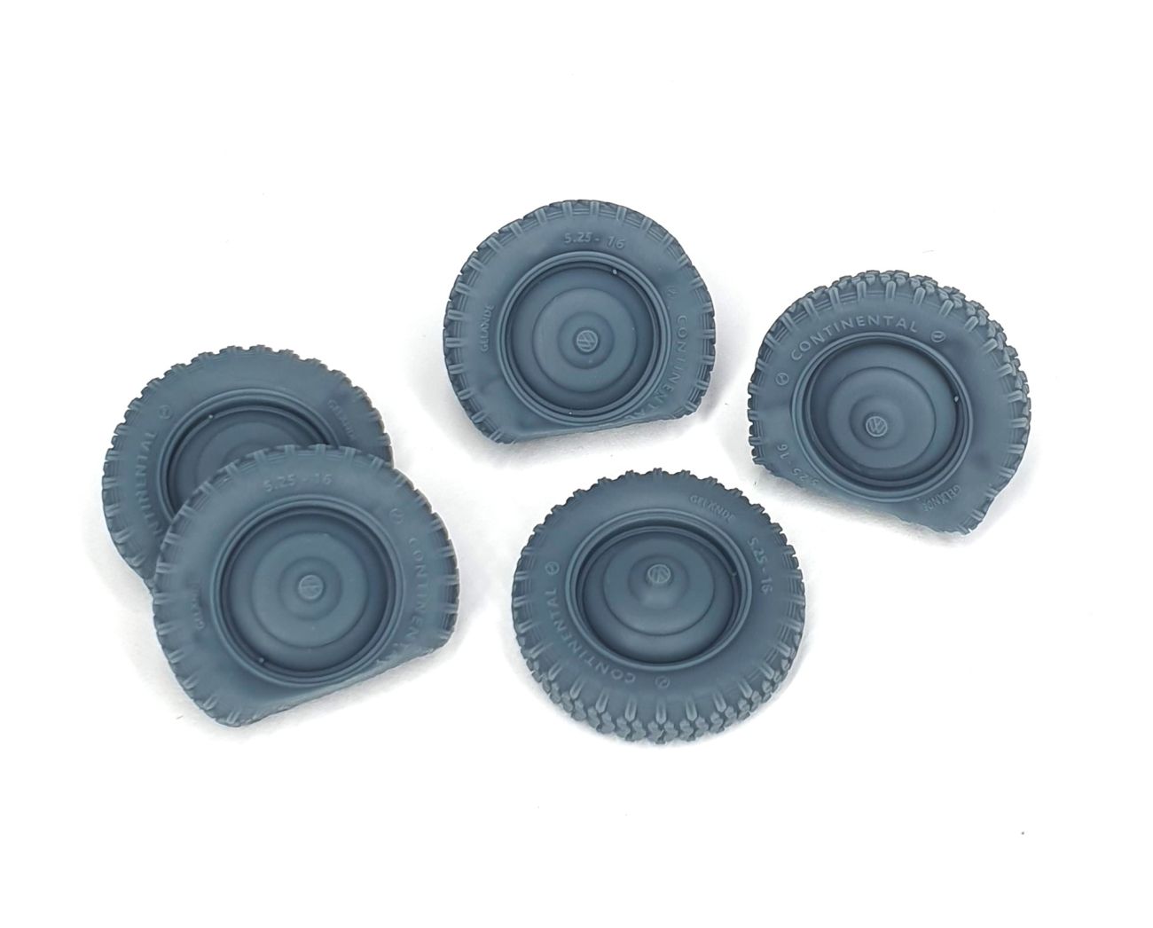 1:35 VW Kubelwagen road wheels flat tires with caps type 2