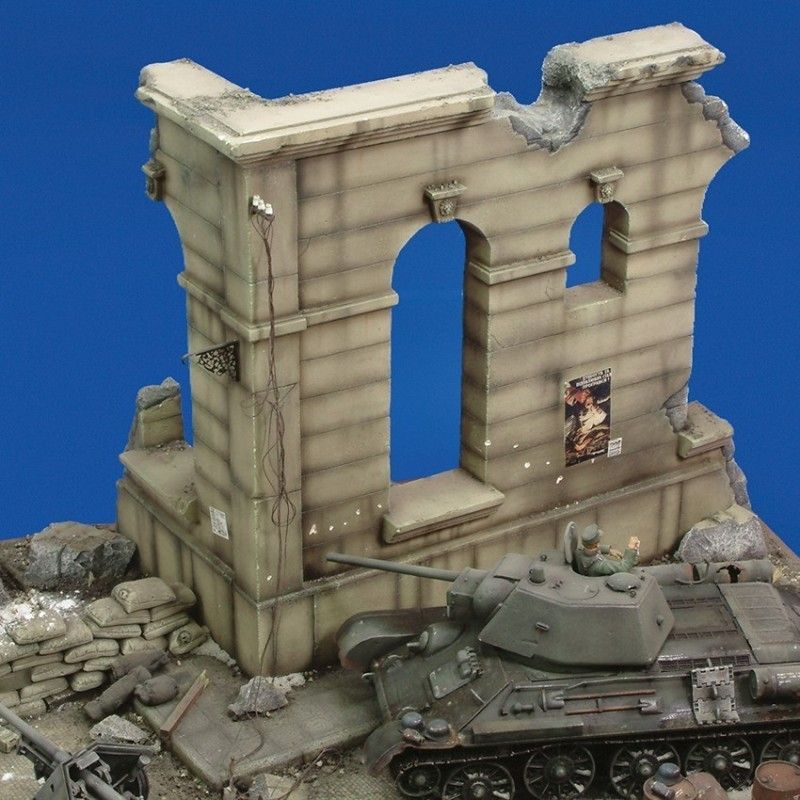 1:35 Russia monument ruin