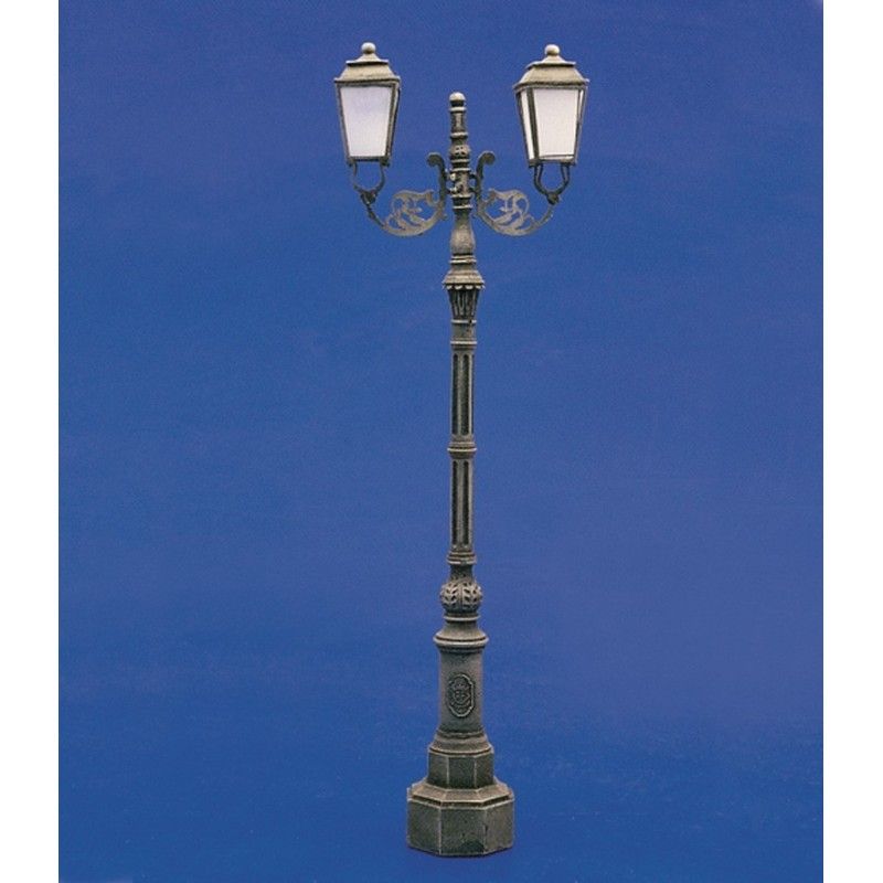 1:35 Double antique street lamp