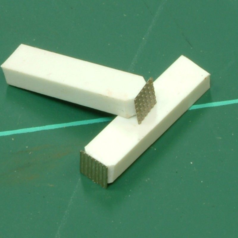 1:35 Tools set for zimmerit application