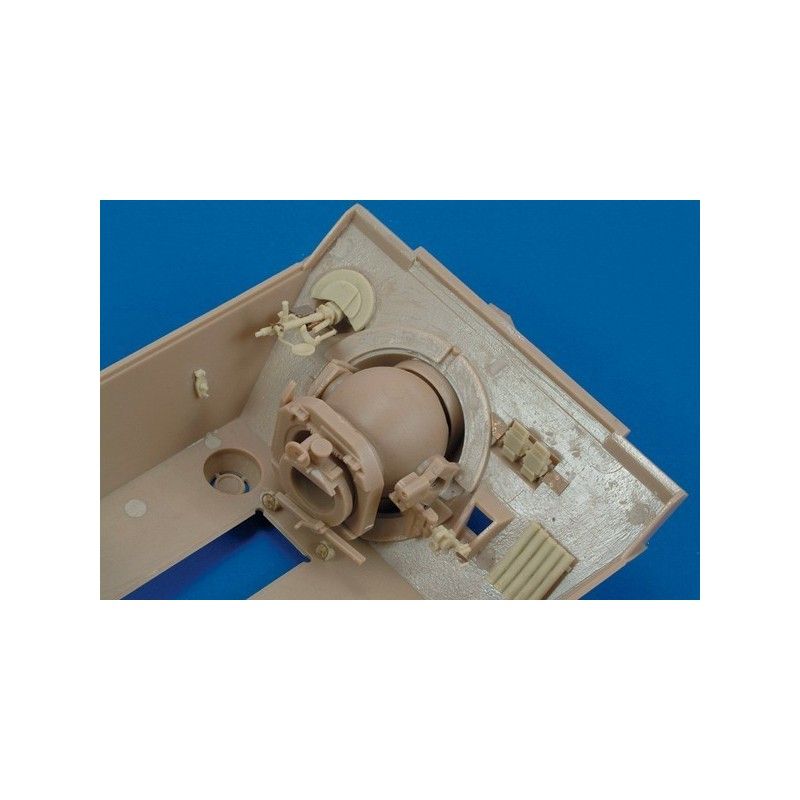 1:35 Sturmtiger interior details