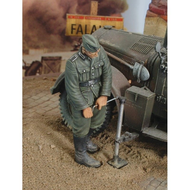 1:35 German infantry with Jack - WWII