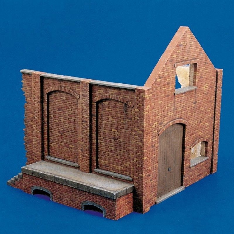 1:35 European storehouse ruin - Part. 1