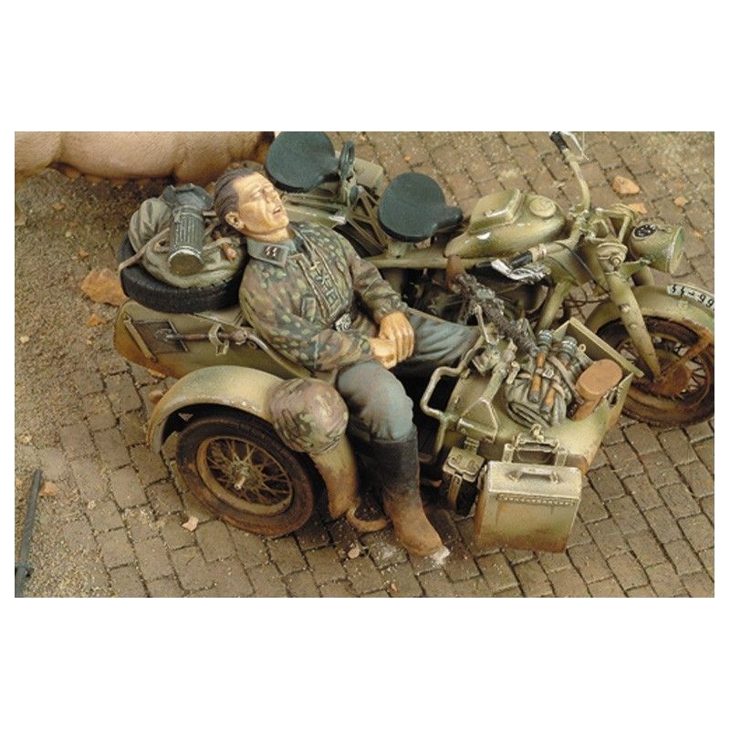 1:35 Sleeping SS Grenadier - WWII