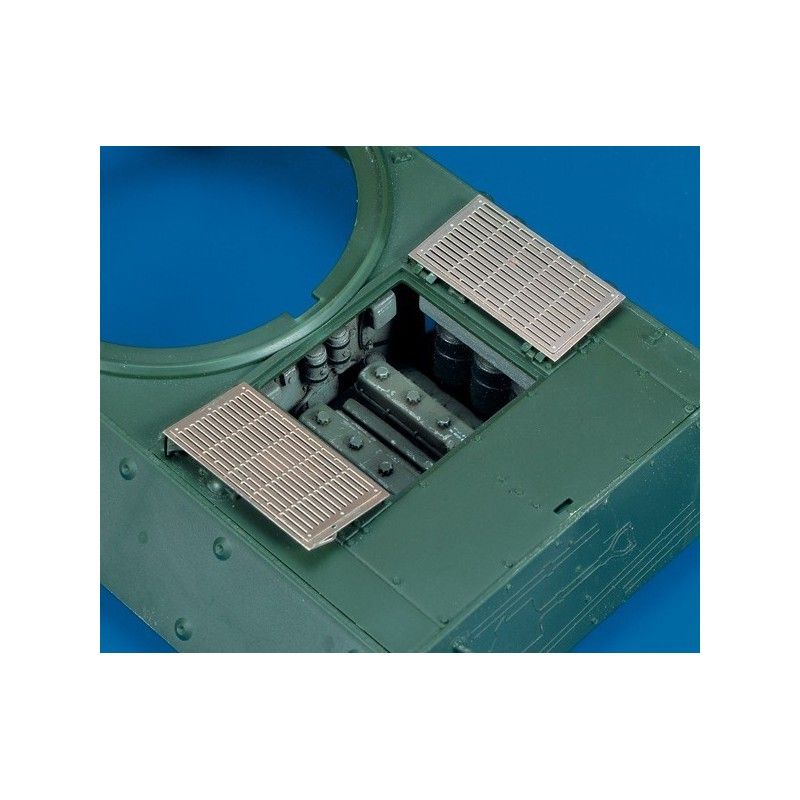 1:35 Engine M-10 (academy)